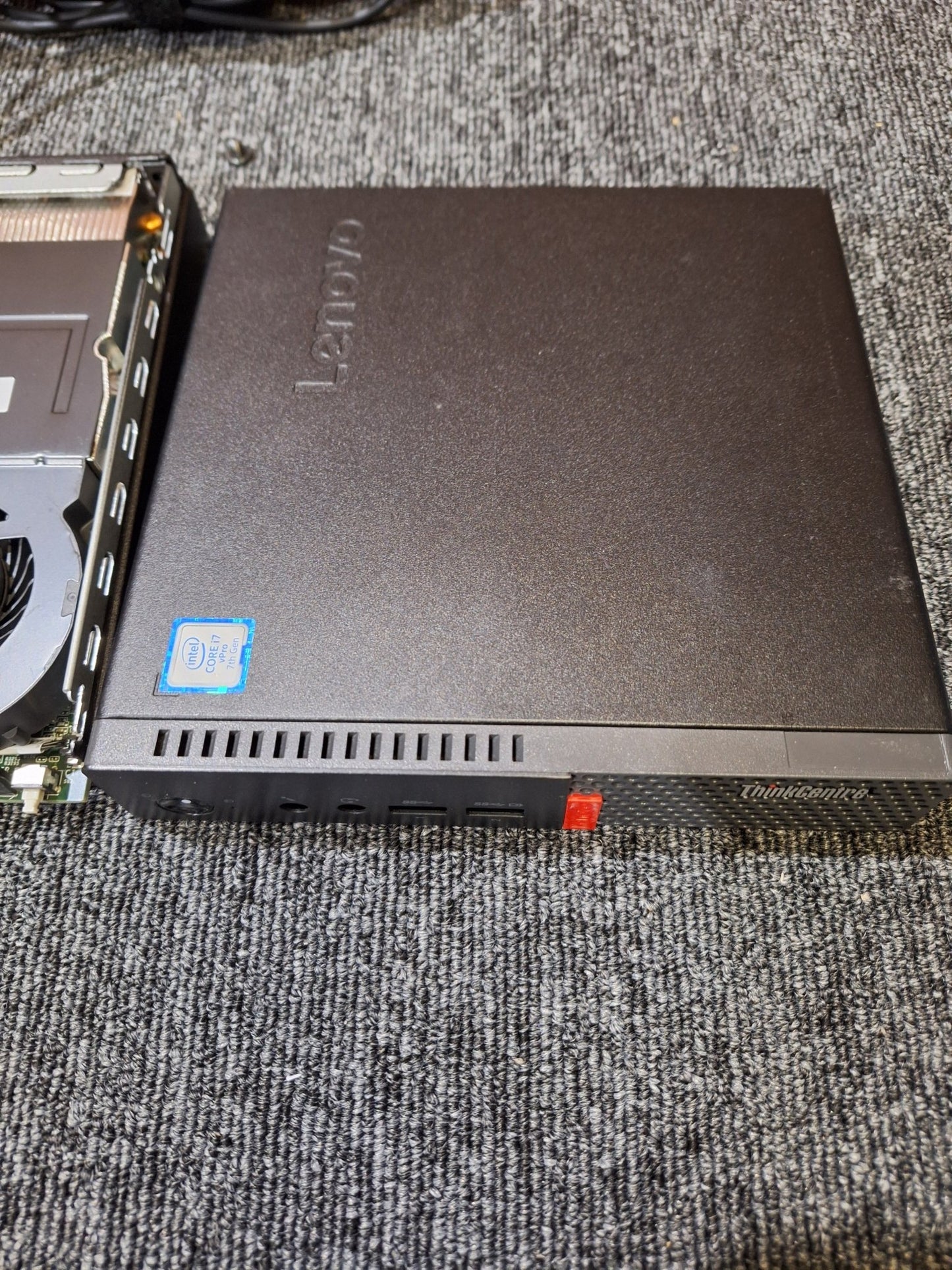 Lenovo - Thinkcentre M910q - Intel 7700t - 8 GB RAM - 256 SSD - 1TB SSD - Shams Golf Exchange