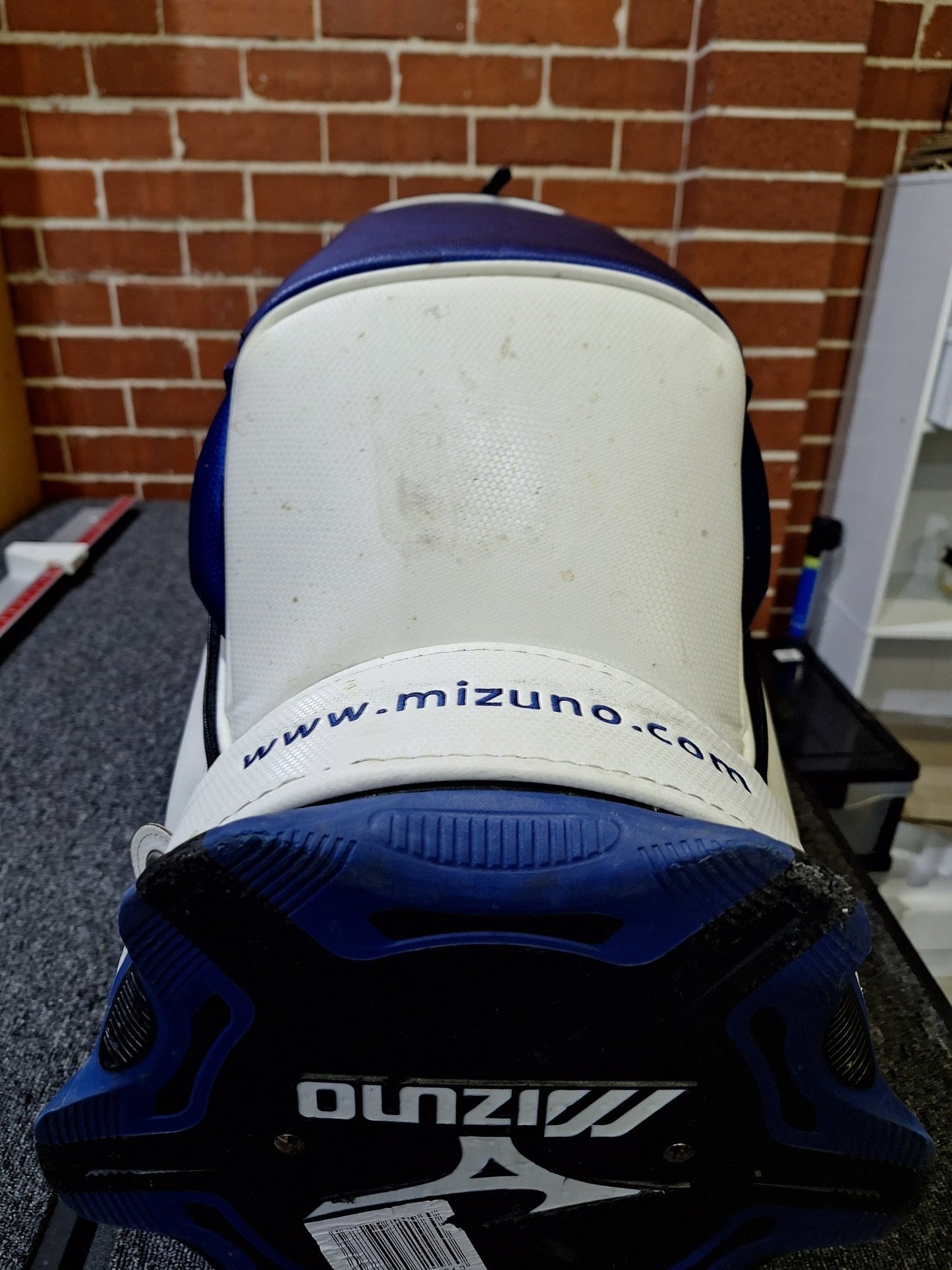 Mizuno - Tour Staff Bag - 10.5 Inch - Very Good Condition - Shams Golf Exchange