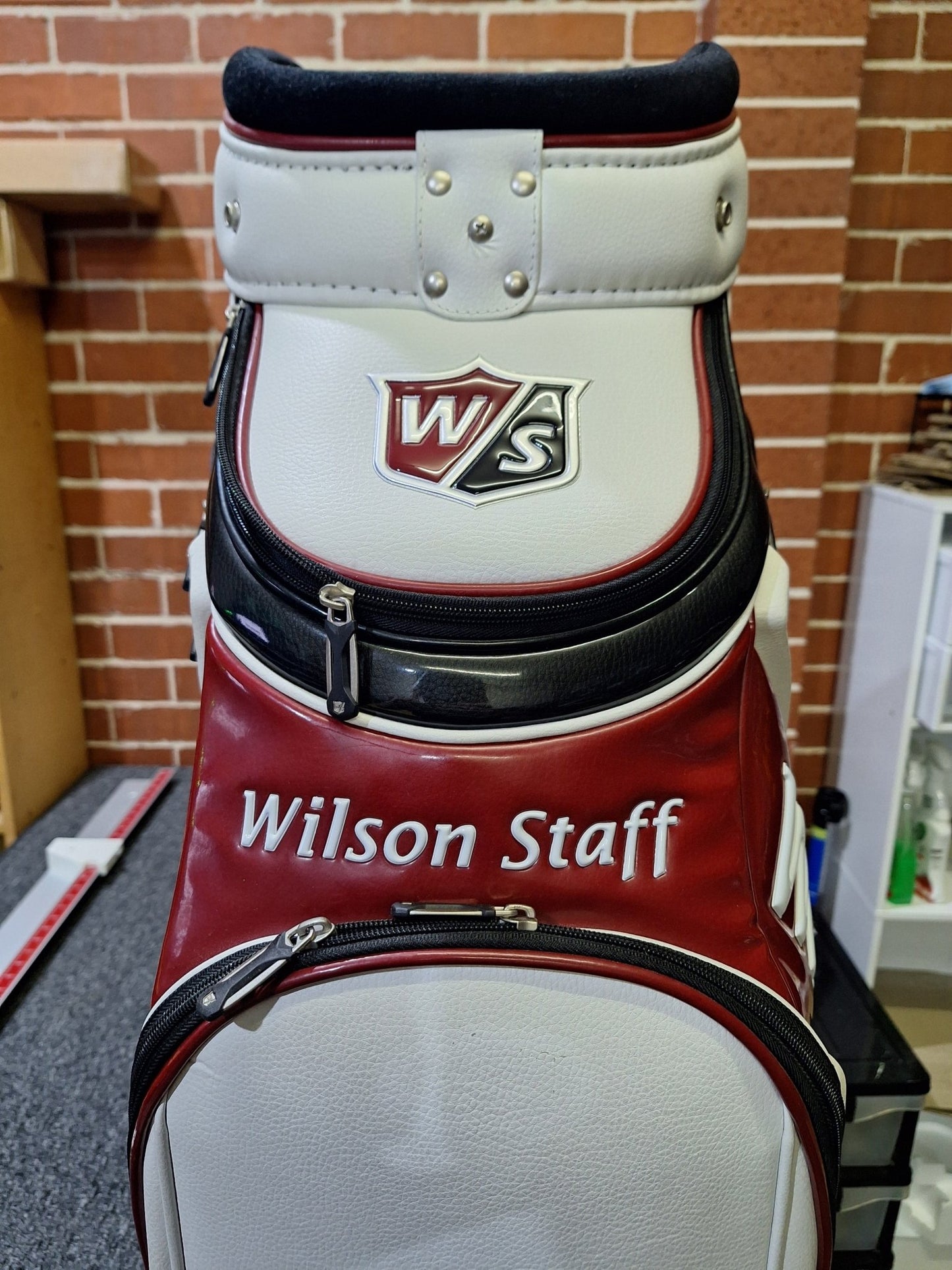 Wilson Staff - Staff Tour Bag - 10 Inch Top - Shams Golf Exchange