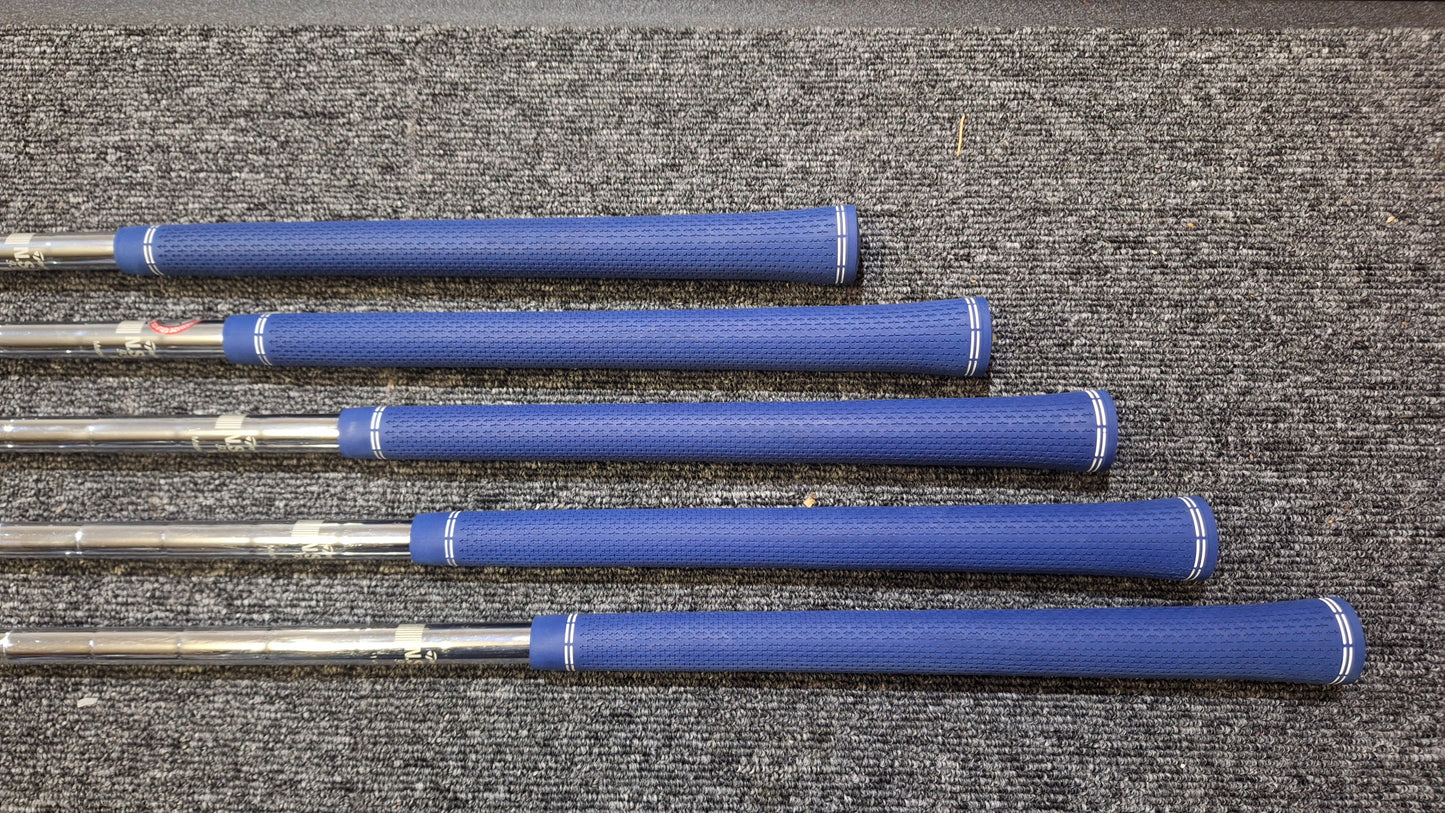 Taylormade - GLOIRE (2016) Irons - #6-PW - NS PRO 930GH Stiff - RH - VERY GOOD