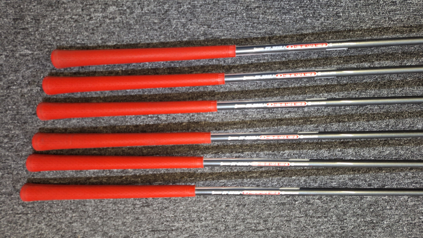 Srixon - GiE Irons - #5 - PW  - SV-3019J Graphite Reg Flex  - RH - GOOD