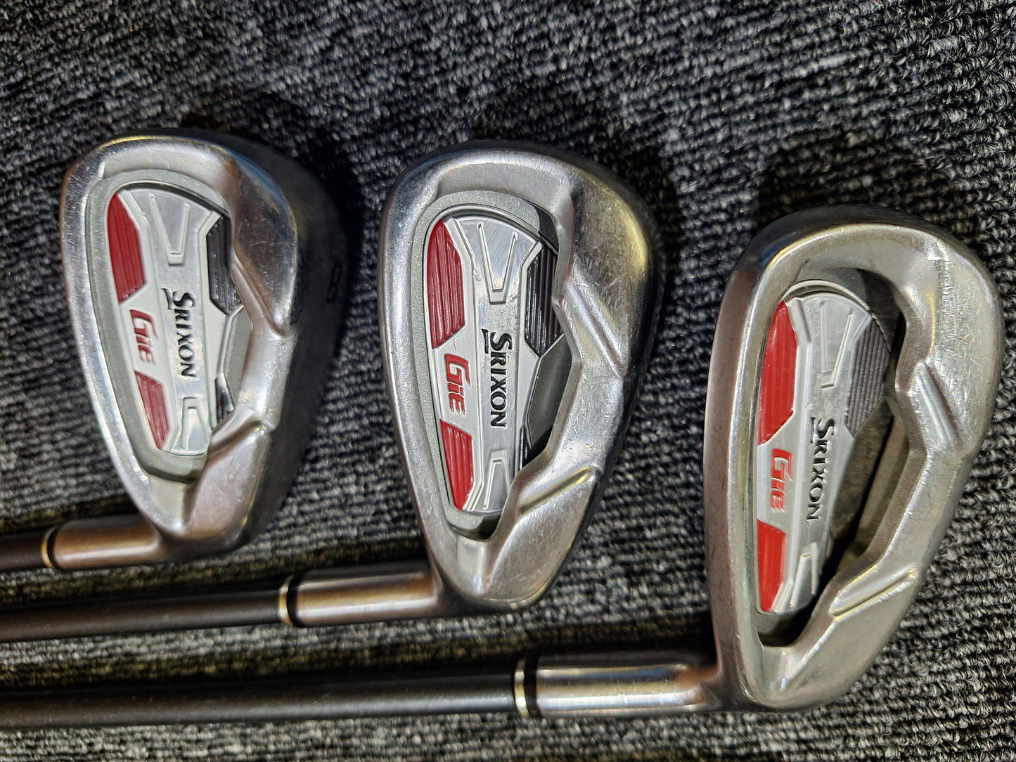 Srixon - GiE Irons - #5 - PW  - SV-3019J Graphite Reg Flex  - RH - GOOD