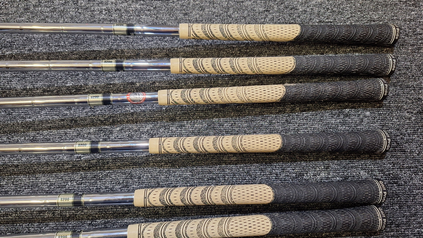 Taylormade - Tour Preferred MC - #5-PW - Dy Gold S200 - RH - VERY GOOD