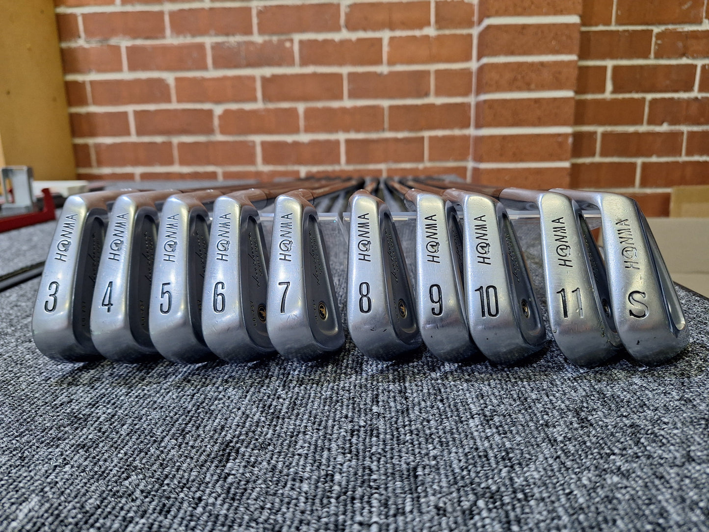 Honma - LB-737 Black Finish - #3 - 11 + SW - M40 New Titanium Carbon - RH - GOOD