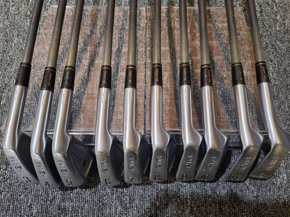 Honma - LB-737 Black Finish - #3 - 11 + SW - M40 New Titanium Carbon - RH - GOOD