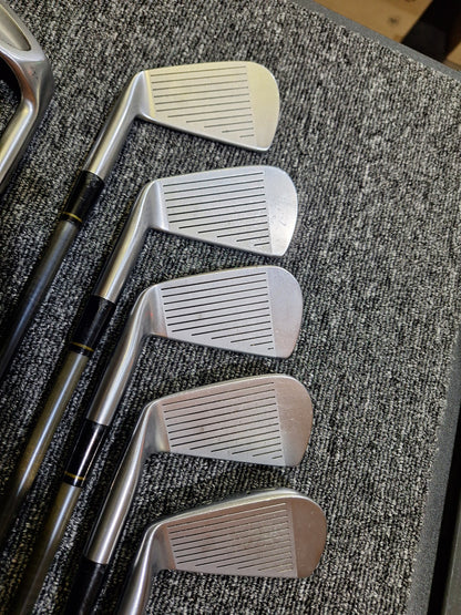 Honma - LB-737 Black Finish - #3 - 11 + SW - M40 New Titanium Carbon - RH - GOOD