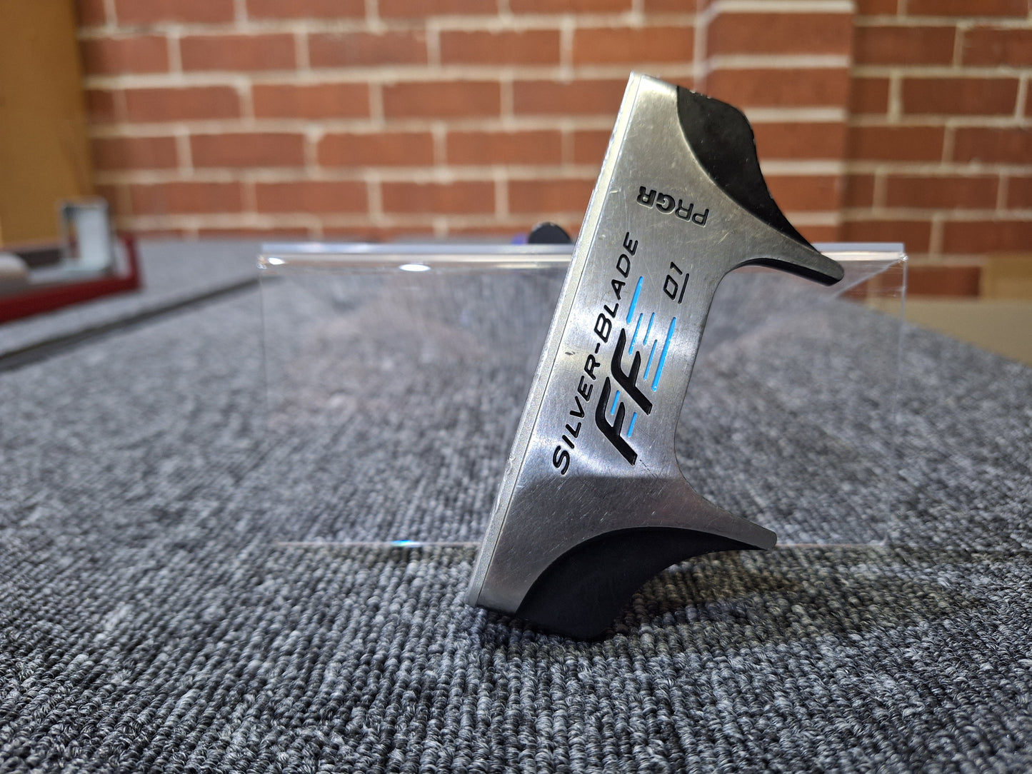 PRGR - Silver Blade - FF 01 Putter - 34 Inch - RH - GOOD