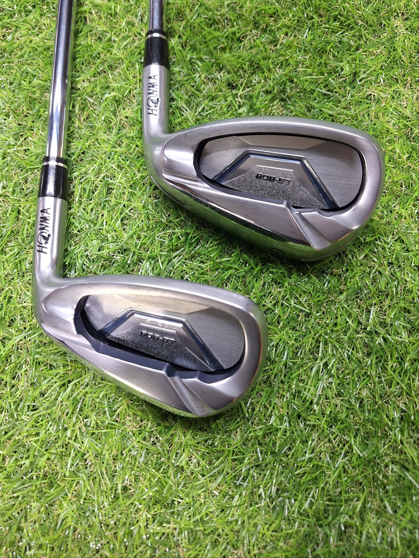 Honma - LB 808 Irons (2018) - #6 to #10 (PW) - Nippon Zelos 7 Stiff - RH - VERY GOOD