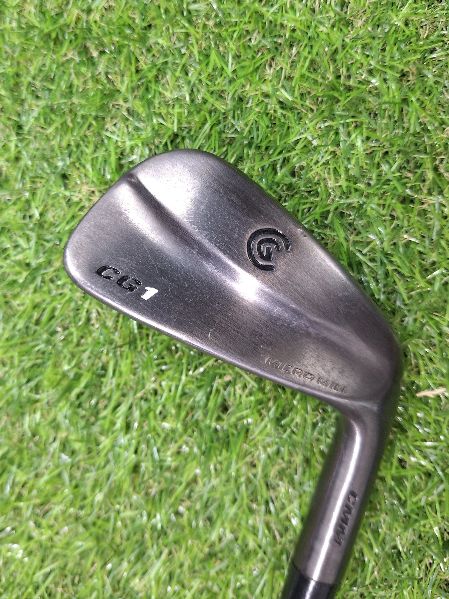 Cleveland - CG1 MB Irons - #3 to PW - Dynamic Gold S300 Black - RH - VERY GOOD