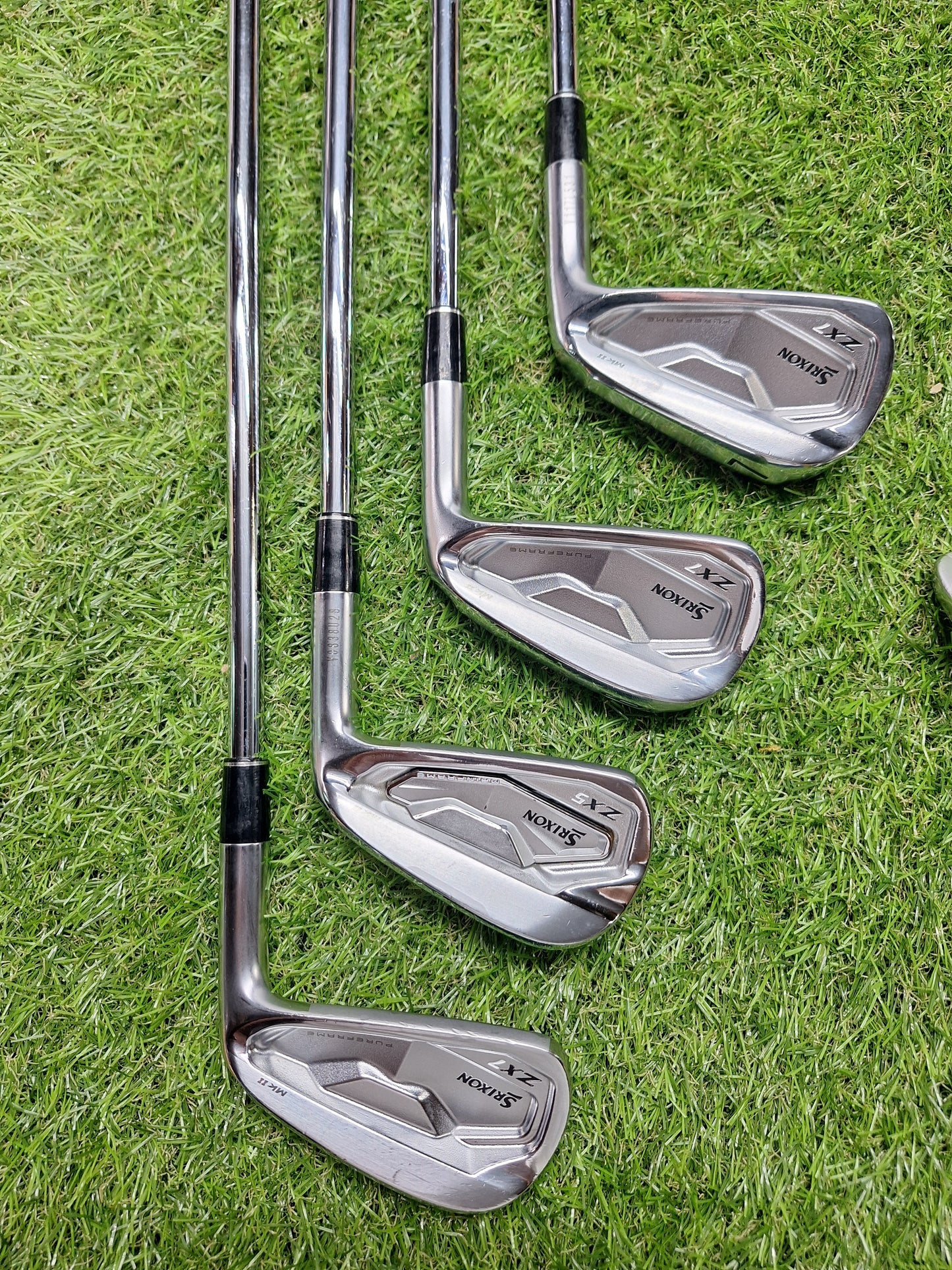 Srixon - Zx5 & Zx7 Mk II Combo - #4 to PW - Nippon Modus 120 Stiff - RH - Very Good