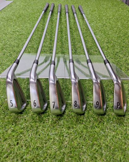 Titliest - 712 CB Irons (2012) - 5-PW - Dynamic Gold S200 - RH - VERY GOOD