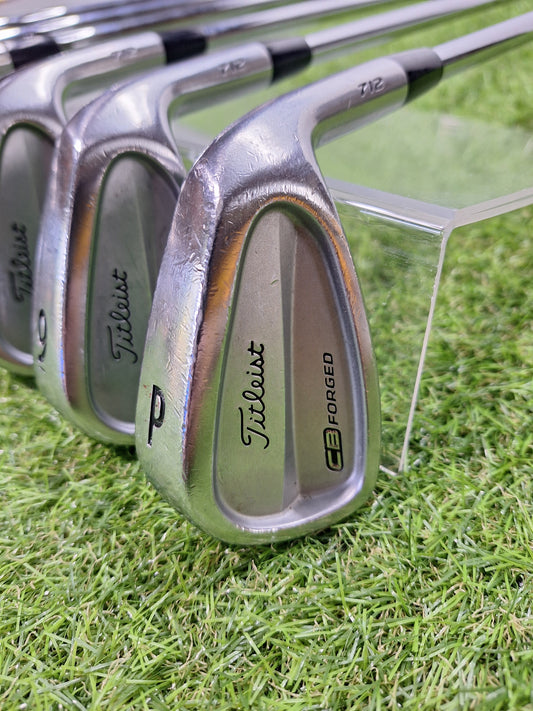 Titliest - 712 CB Irons (2012) - 5-PW - Dynamic Gold S200 - RH - VERY GOOD