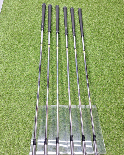 Titliest - 712 CB Irons (2012) - 5-PW - Dynamic Gold S200 - RH - VERY GOOD