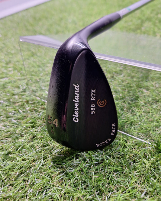 Cleveland - 588 RTX Wedge - 54 Low Bounce - Dy Gold Wedge - RH - GOOD