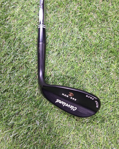 Cleveland - 588 RTX Wedge - 54 Low Bounce - Dy Gold Wedge - RH - GOOD