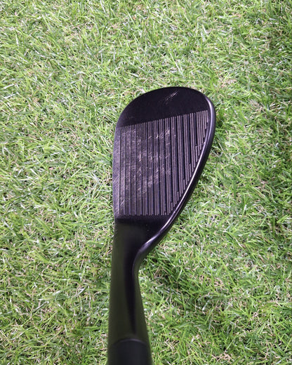 Cleveland - 588 RTX Wedge - 54 Low Bounce - Dy Gold Wedge - RH - GOOD