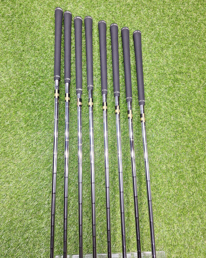 Cleveland - MT/TT Combo Iron Set - #4-PW - Tour Traction 85 Stiff - RH - VERY GOOD