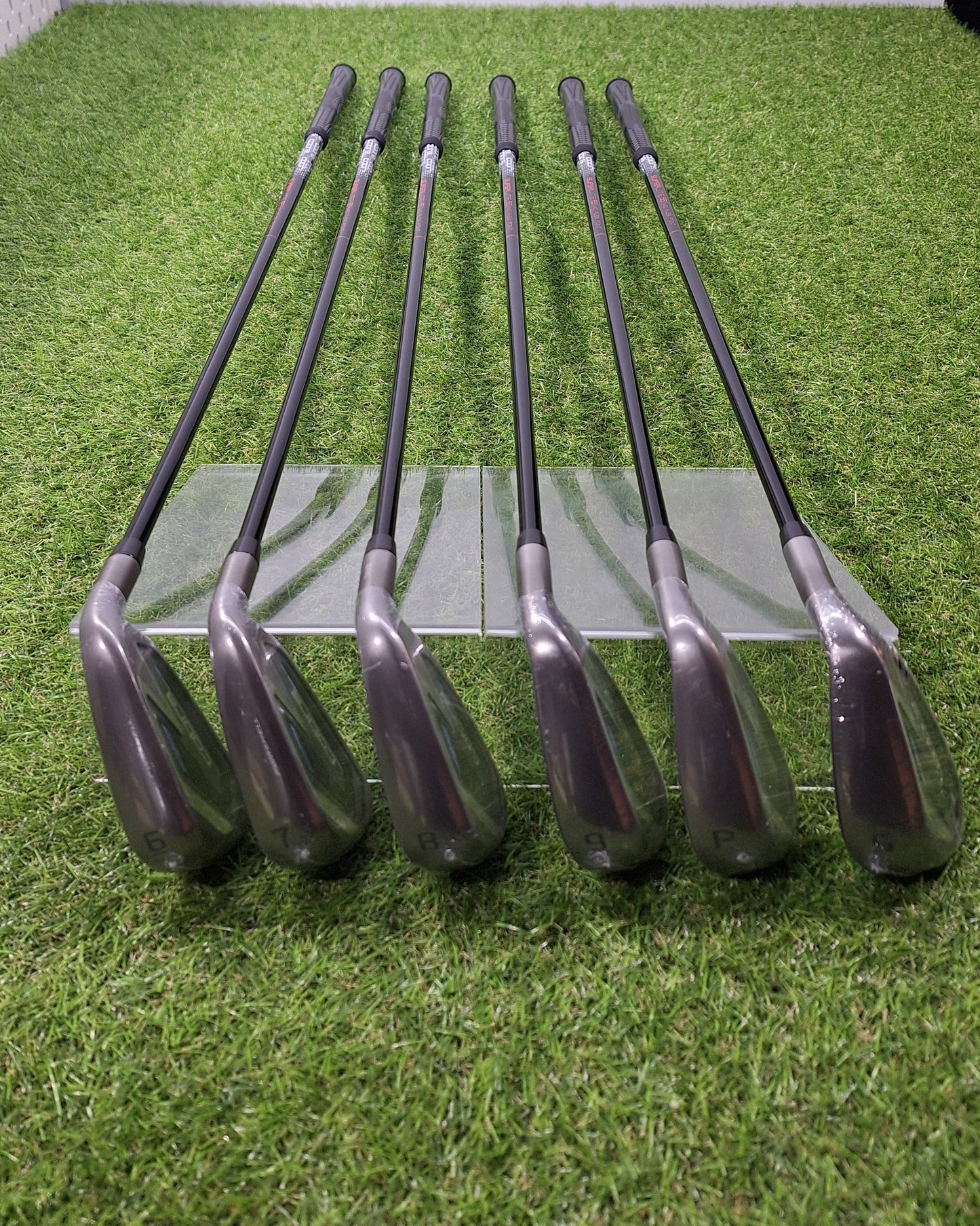 Cobra - Darkspeed Irons - #6-PW+SW - Superlite 55g Womens - RH - BRAND NEW
