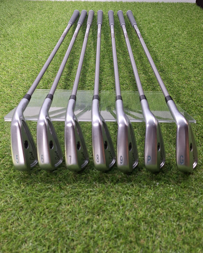 Edel - SLS-01 One Length Irons - #5-PW+GW - Nunchuck X1 Stiff - RH - VERY GOOD