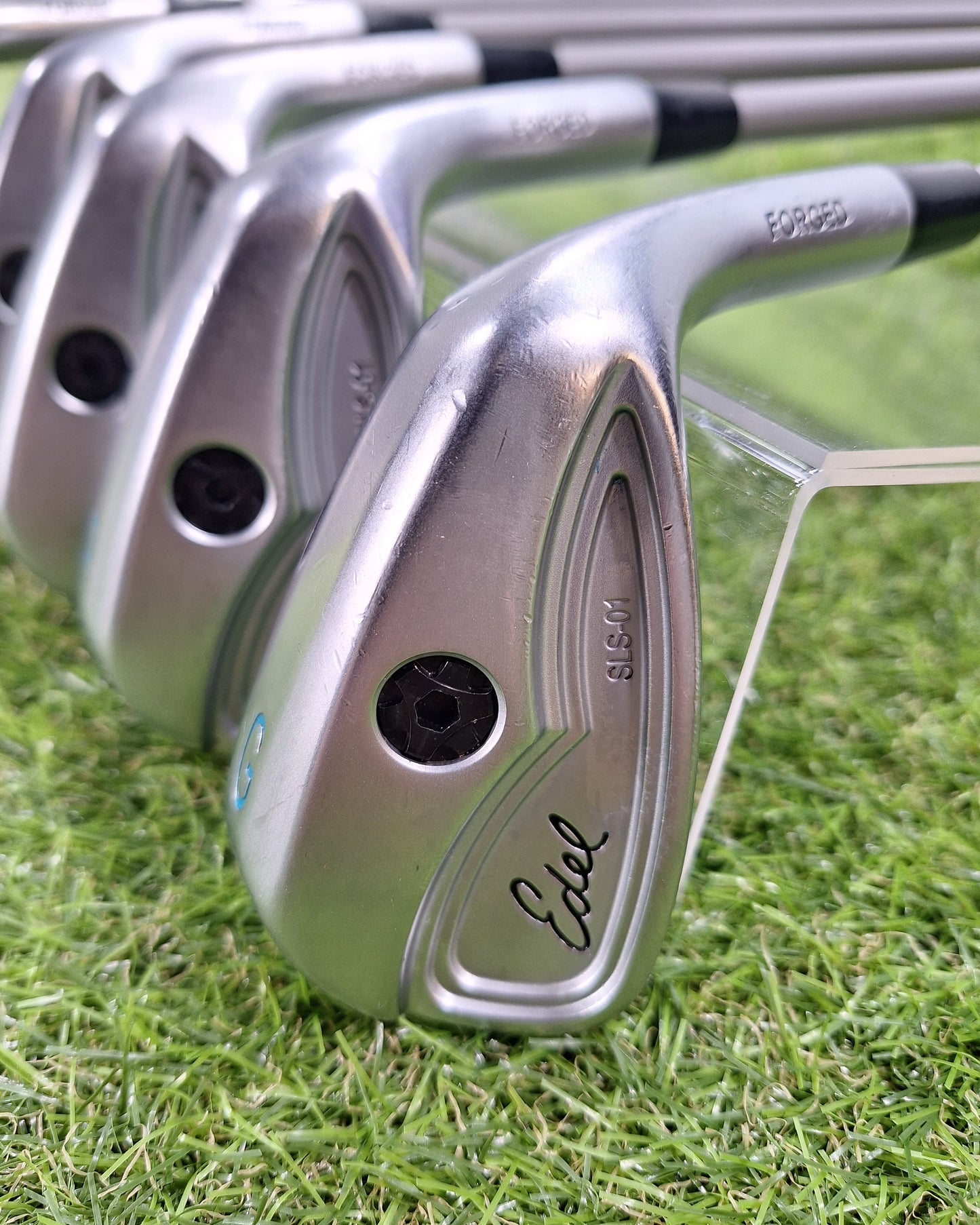 Edel - SLS-01 One Length Irons - #5-PW+GW - Nunchuck X1 Stiff - RH - VERY GOOD