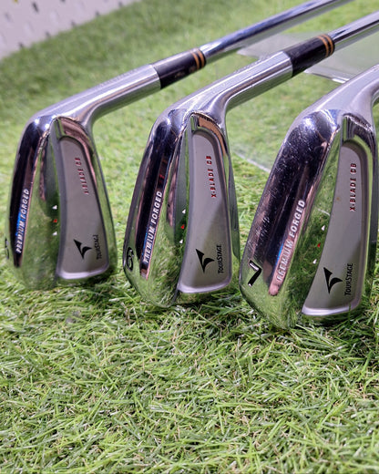 Bridgestone - Tourstage X-Blade CB (2006) - #5-PW - Dy Gold S200 - RH - VERY GOOD