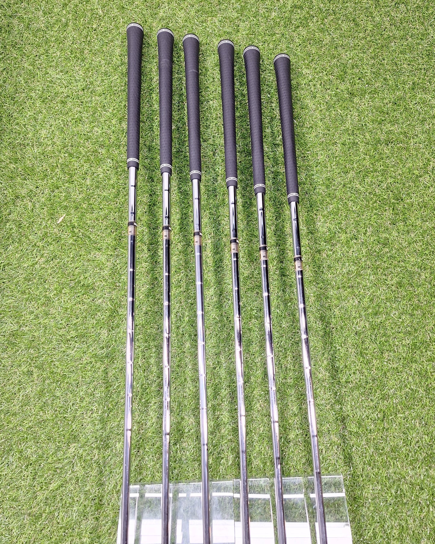 Bridgestone - Tourstage X-Blade CB (2006) - #5-PW - Dy Gold S200 - RH - VERY GOOD