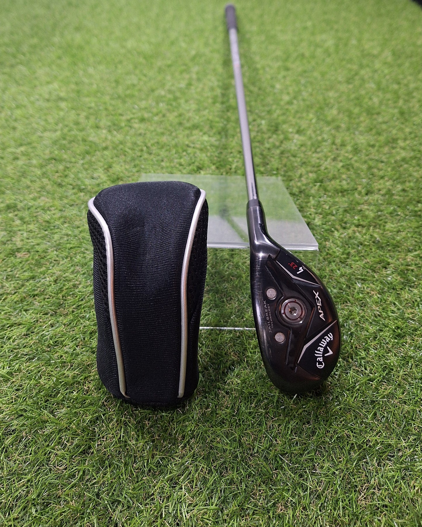 Callaway - Apex Hybrid - #4 - Catalyst 5.5 Reg - RH - VERY GOOD