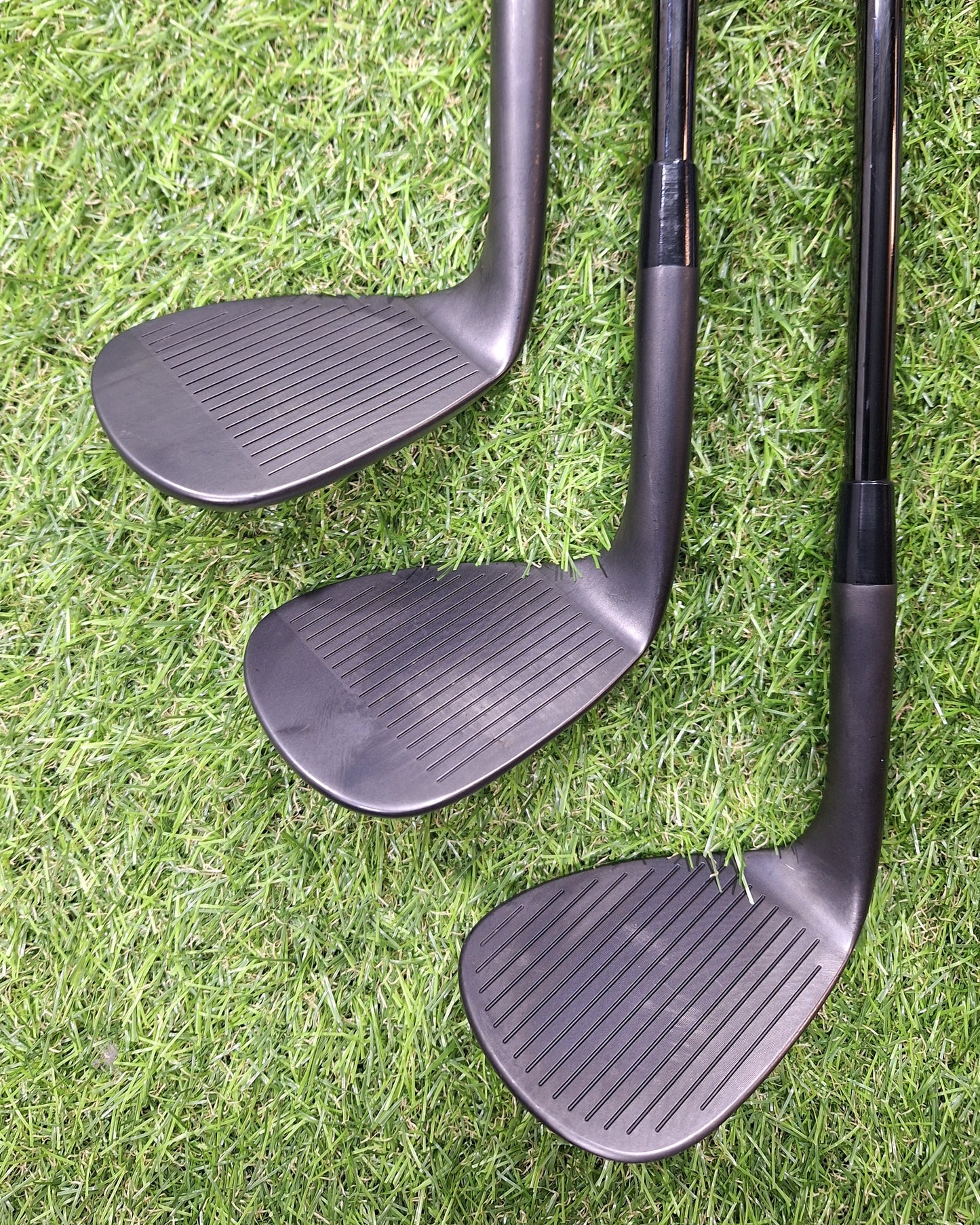 Cobra - SB2 Black Wedge Set - 50V, 54V, 58W - KBS Hi-Rev 2.0 Black - RH - VERY GOOD