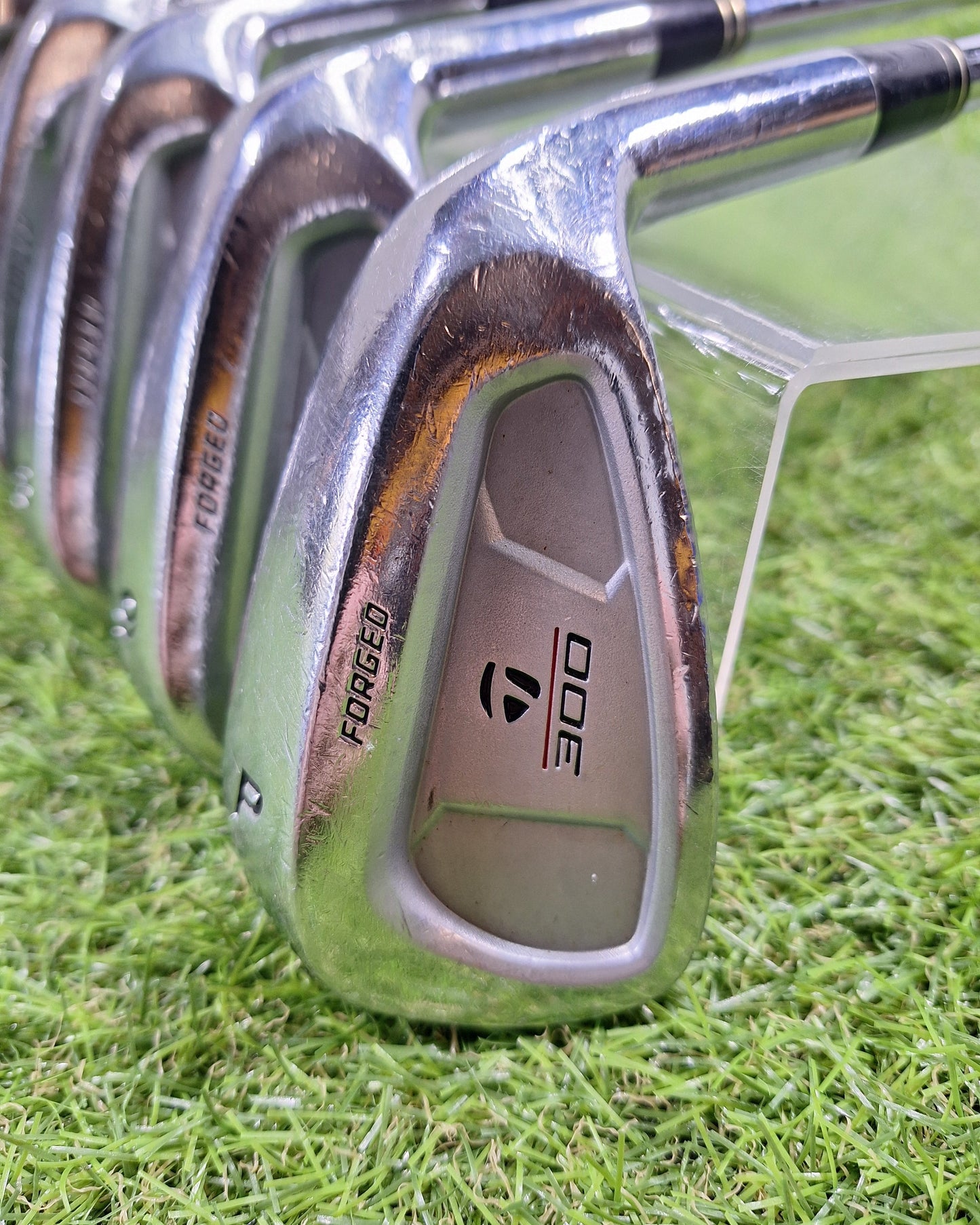 Taylormade - 300 Forged (2000) Irons - #3-PW - Project X Rifle 6.5 - RH - VERY GOOD