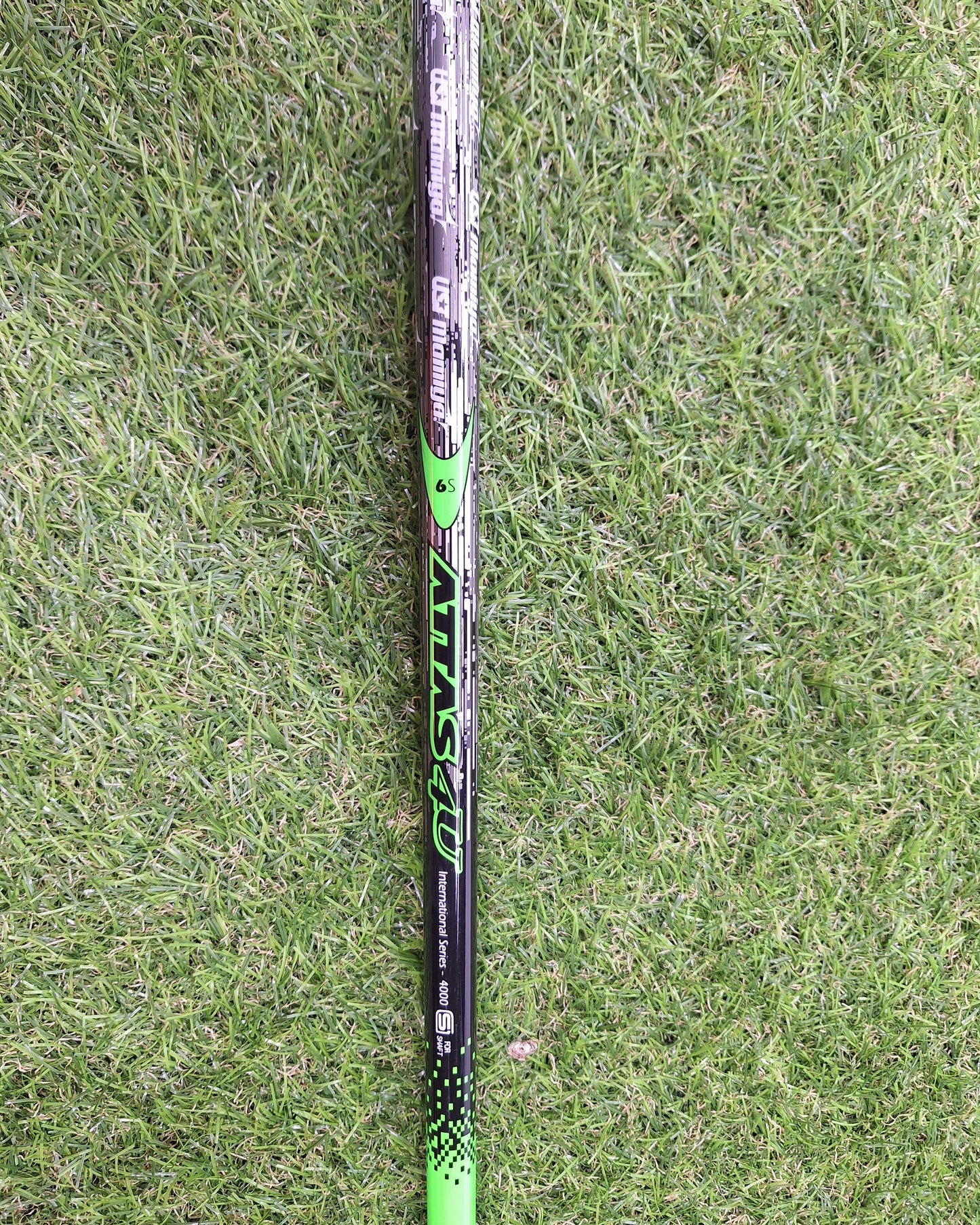 Srixon - Z525 Driver - 9.5 - UST Attas 4U 6 Stiff - RH - VERY GOOD