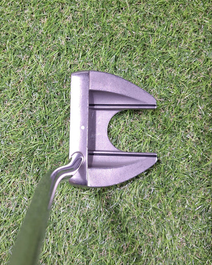 Odyssey - White Hot RX V-Line Fang - 34 Inch - RH - VERY GOOD