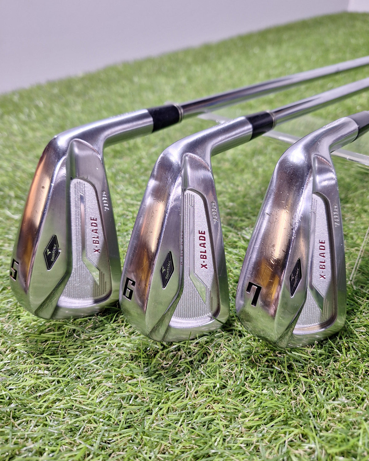 Bridgestone - Tourstage X-Blade 701G Irons - #5-PW - Dy Gold S200 - RH - VERY GOOD