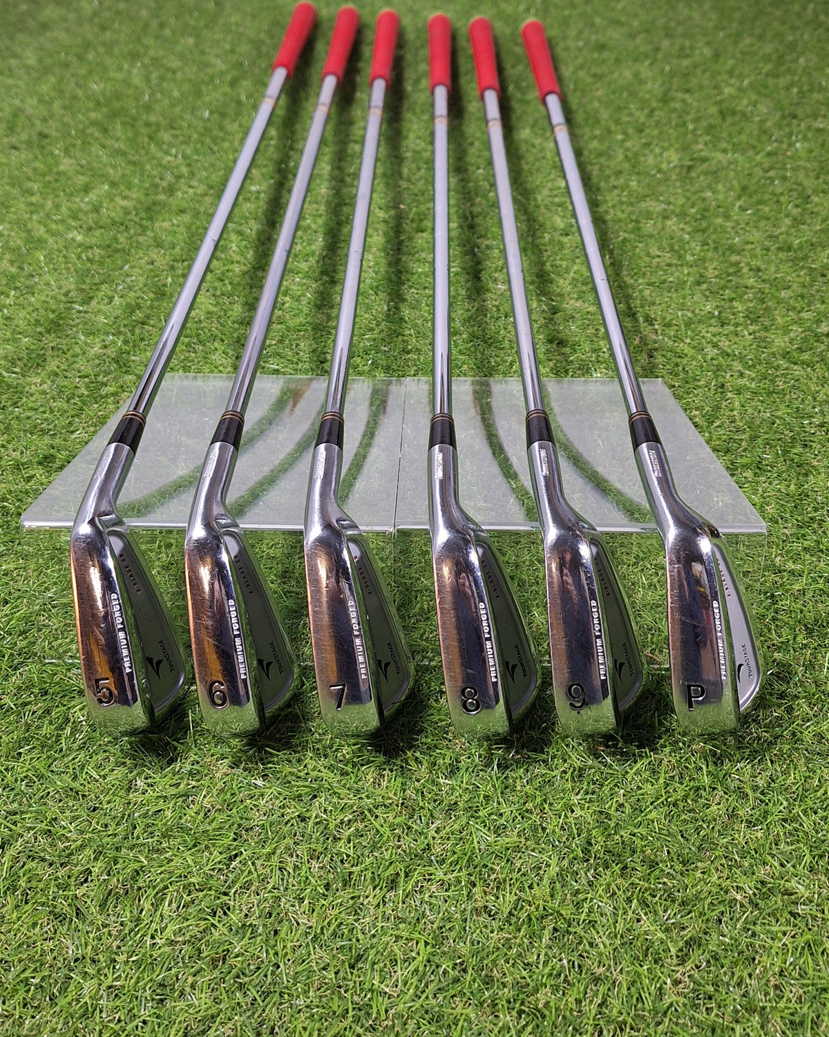 Bridgestone - Tourstage X-Blade CB Irons - #5-PW - Dy Gold S200 - RH - VERY GOOD