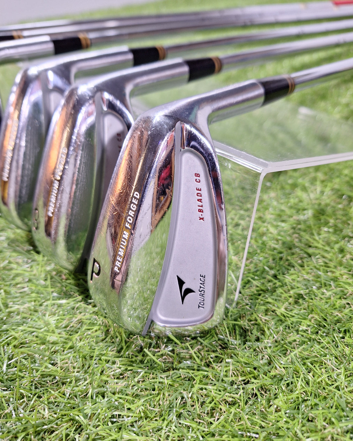 Bridgestone - Tourstage X-Blade CB Irons - #5-PW - Dy Gold S200 - RH - VERY GOOD