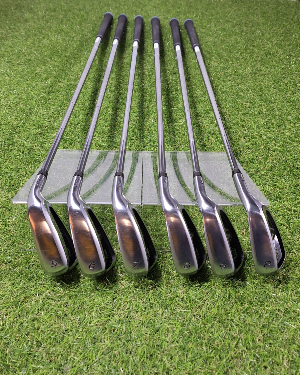 PRGR - iD nabla X Irons - #5-PW - NS PRO 950GH Stiff - RH - VERY GOOD