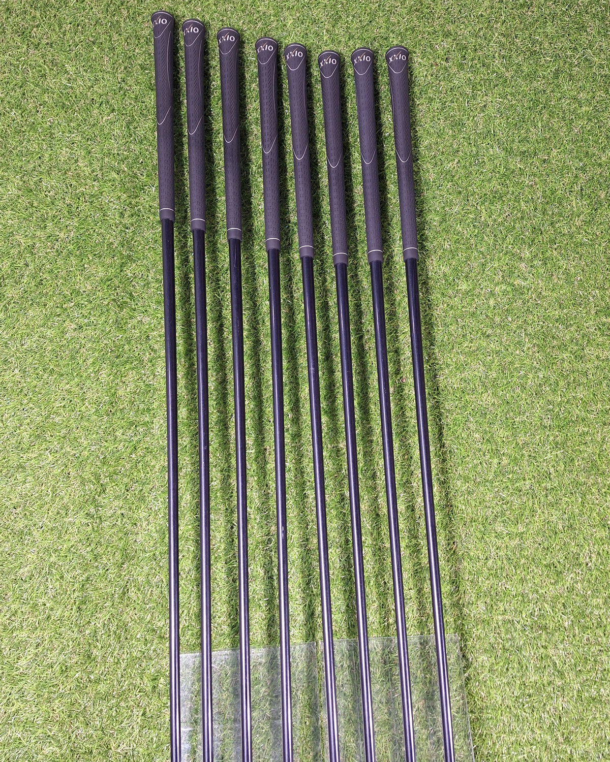 XXIO - XXIO (2002) Irons - #5-PW+AW+SW - MP200 Reg - RH - GOOD