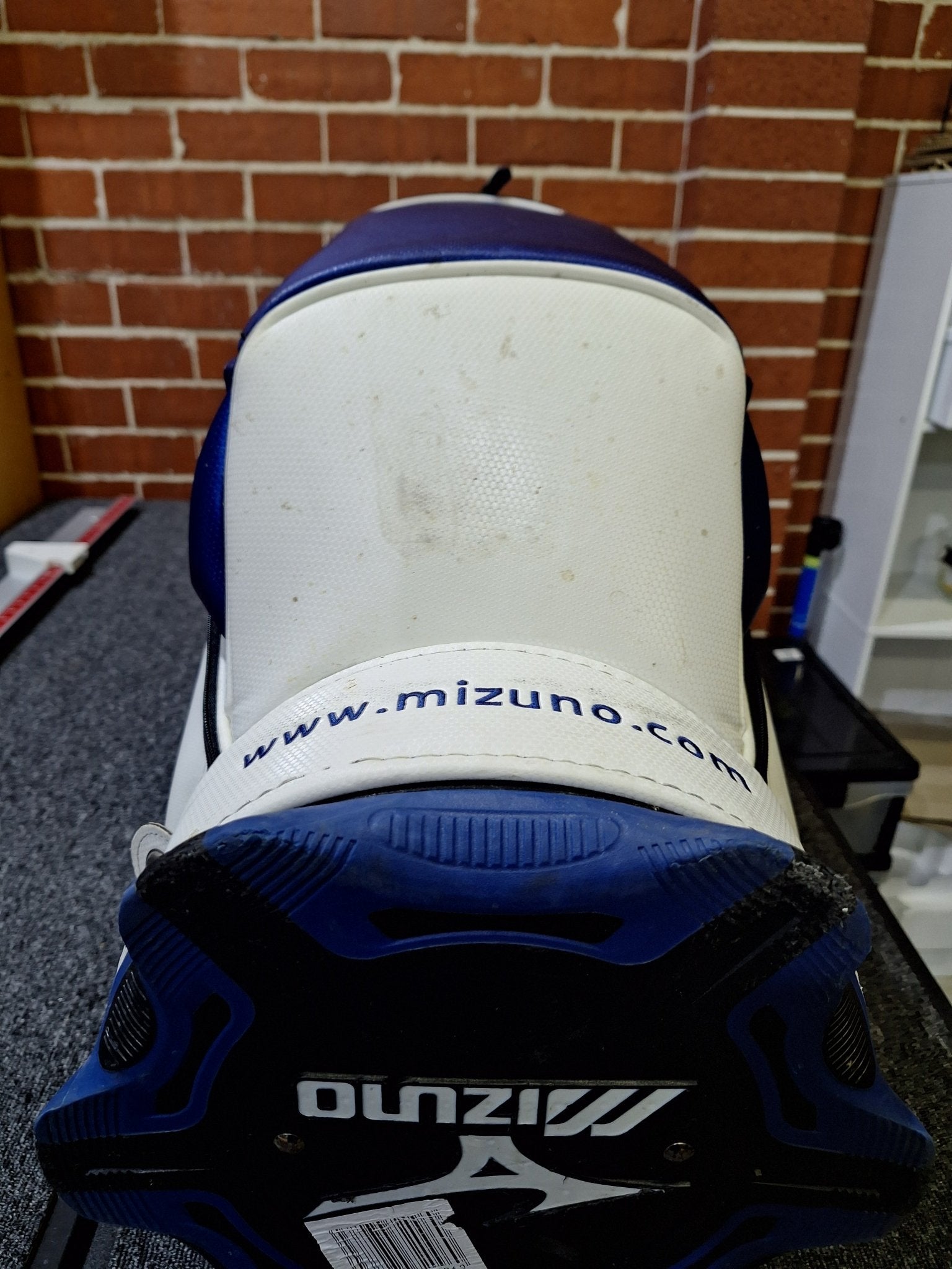 Mizuno - Tour Staff Bag - 10.5 Inch - Very Good Condition - Shams Golf Exchange