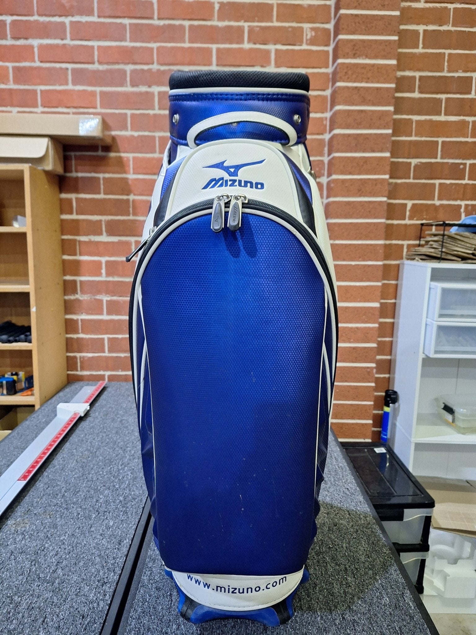 Mizuno - Tour Staff Bag - 10.5 Inch - Very Good Condition - Shams Golf Exchange