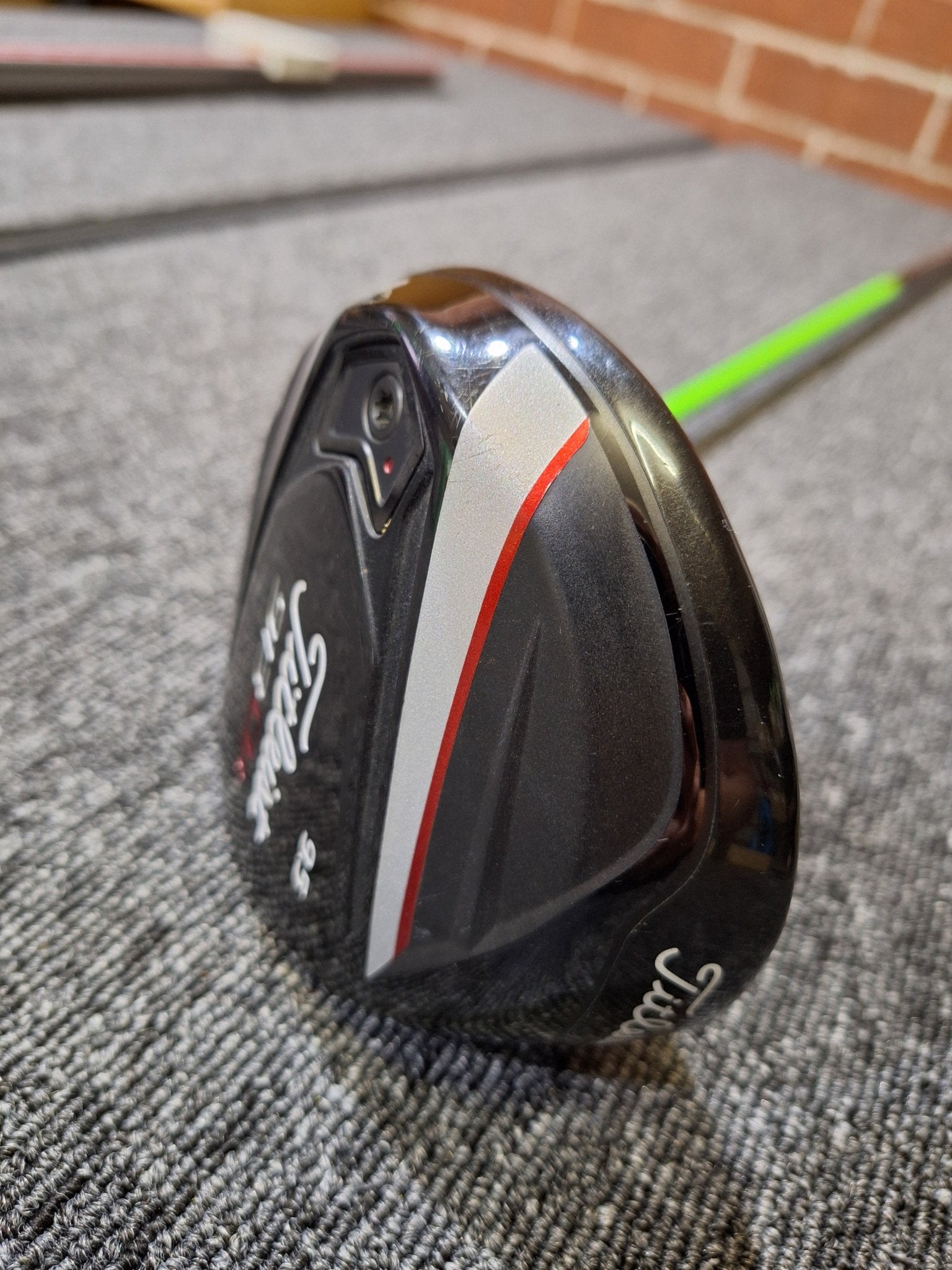 Titleist - 913 D3 Driver - 9.5 - UST ATTAS 4U 6 Stiff - Right Hand - Shams Golf Exchange