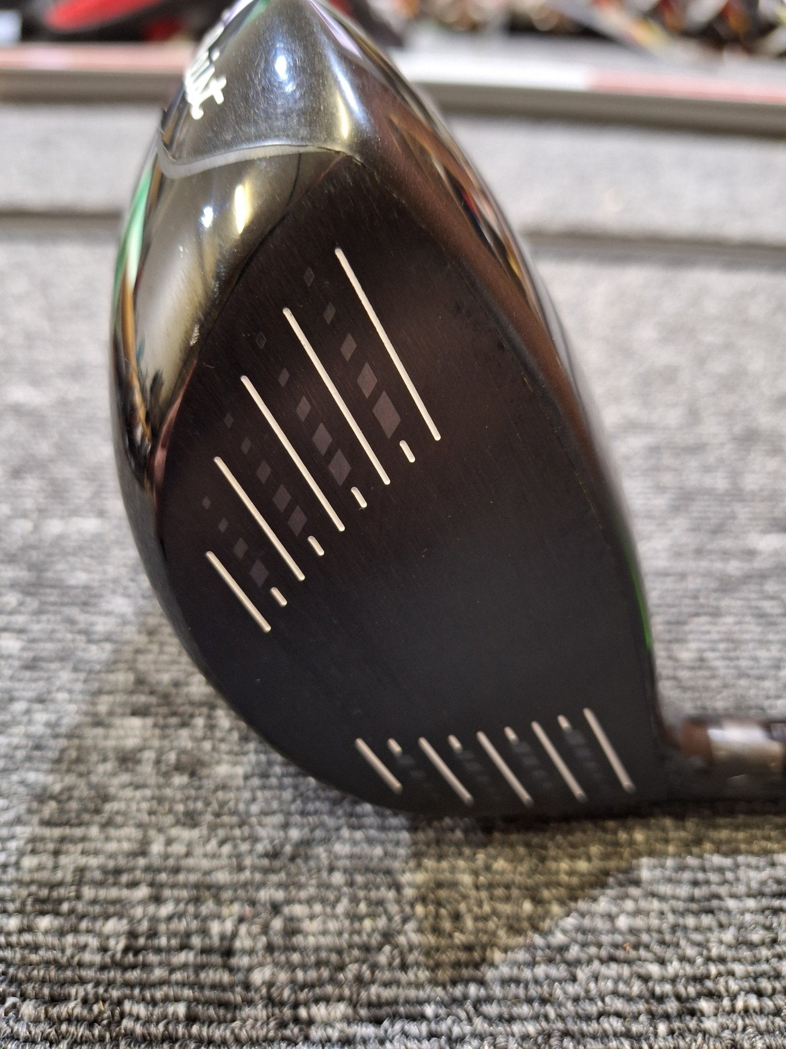 Titleist - 913 D3 Driver - 9.5 - UST ATTAS 4U 6 Stiff - Right Hand - Shams Golf Exchange