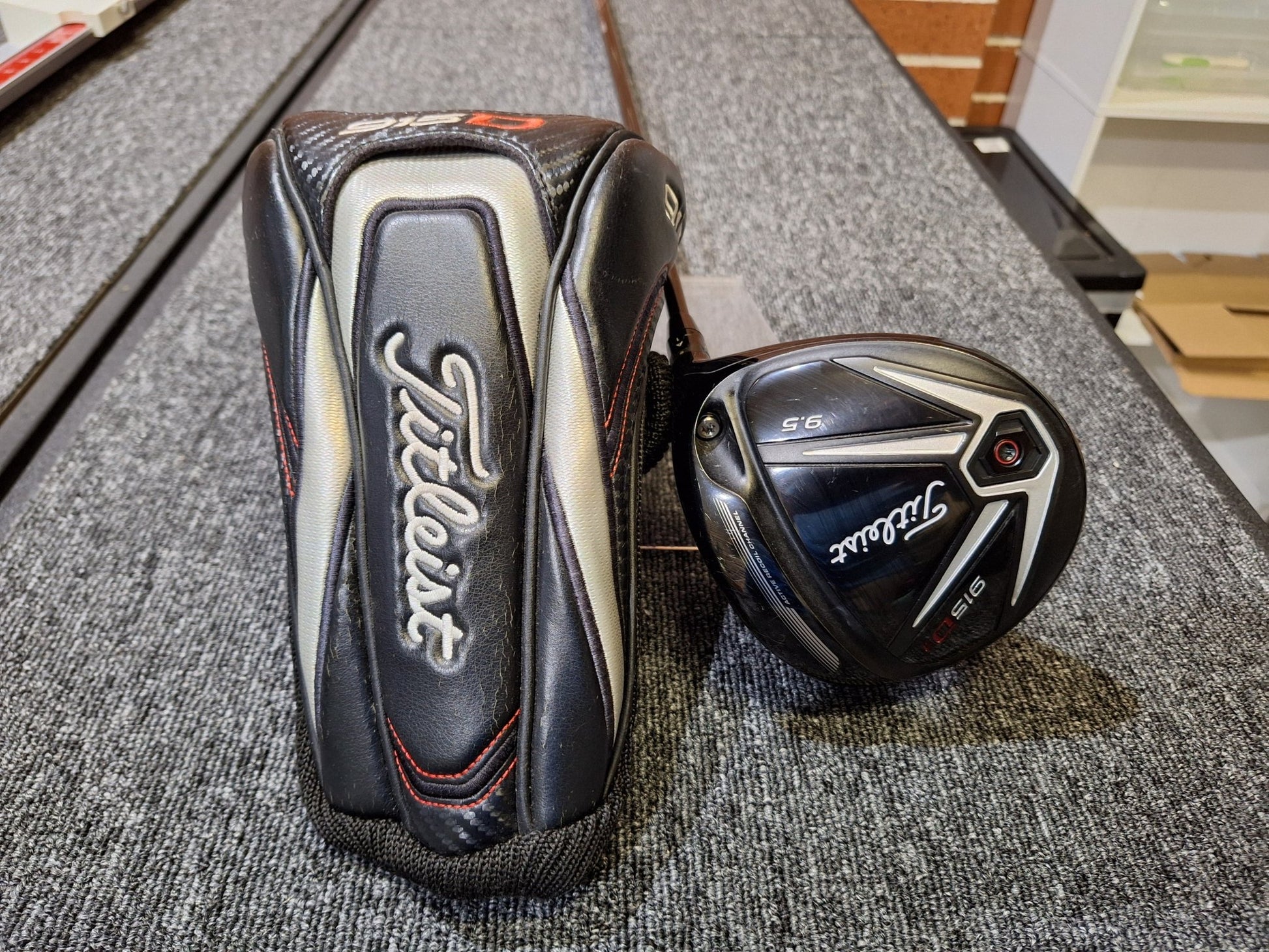Titliest - 915 D2 Driver - 9.5 Deg - Stiff - Right Hand - Shams Golf Exchange