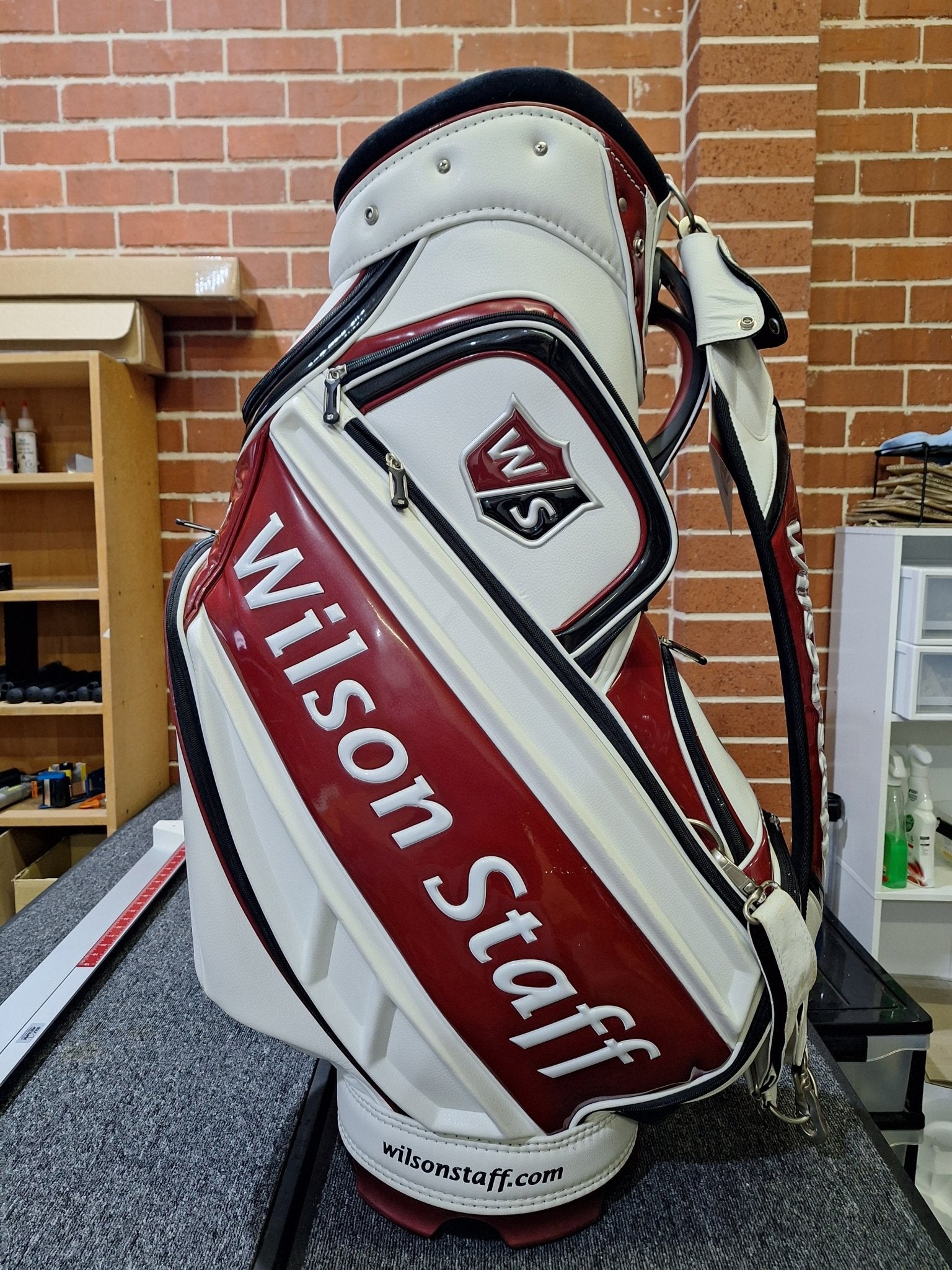 Wilson Staff - Staff Tour Bag - 10 Inch Top - Shams Golf Exchange